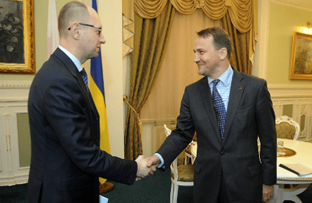 Украинский премьер Арсений Яценюк и глава МИД Польши Радослав Сикорский