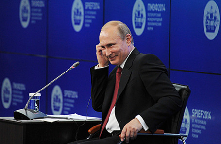 Президент РФ Владимир Путин на встрече с руководителями крупнейших иностранных и российских компаний и бизнес-ассоциаций в рамках XVIII Петербургского экономического форума. 