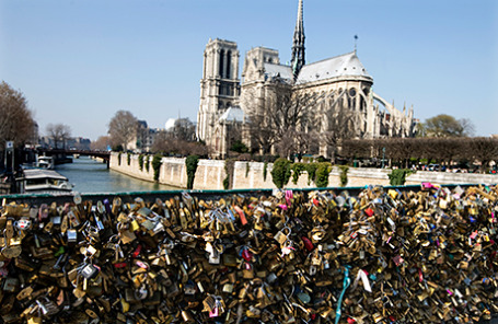 Мост Искусств в Париже.