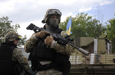 Украинские войска недалеко от города Святогорск в Восточной Украине.
