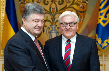 Президент Украины Петр Порошенко и министр иностранных дел ФРГ Франк-Вальтер Штайнмайер (слева направо).