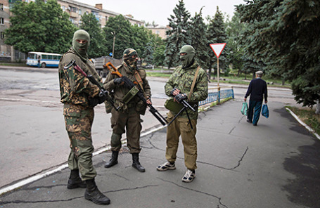 Вооруженные пророссийские сепаратисты на Украине.