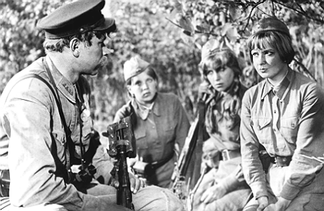 Кадр из кинофильма «А зори здесь тихие», 1979 год.