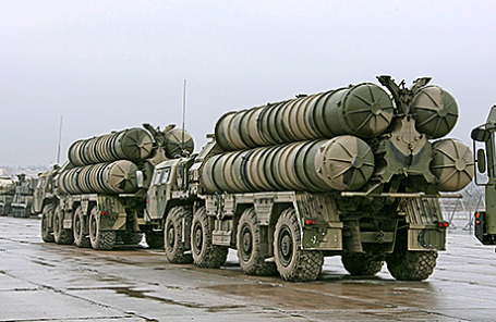 Зенитно-ракетный комплекс С-300.