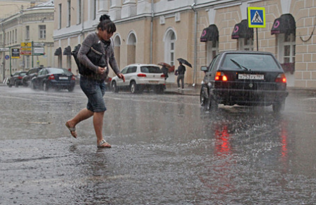 Последствия дождя в Москве.
