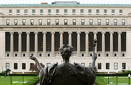 Здание библиотеки Батлера при Колумбийском университете. Нью-Йорк, США.