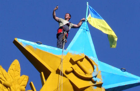 Высотное здание на Котельнической набережной в Москве.