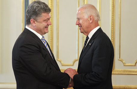Президент Украины Пётр Порошенко и вице-президент США Джо Байден.