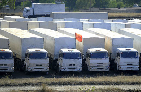 Грузовики гуманитарного конвоя для жителей юго-востока Украины.