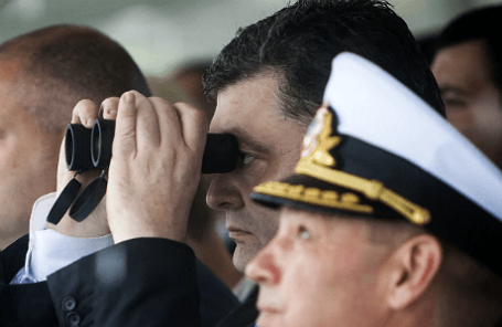 Петр Порошенко во время парада в День независимости Украины.