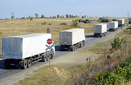 Автоколонна с грузом гуманитарной помощи для жителей юго-востока Украины.