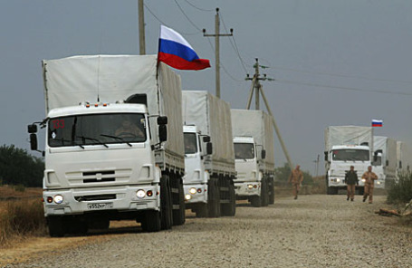 Российский конвой грузовиков с гуманитарной помощью для Украины в Ростовской области.