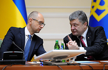Премьер-министр Украины Арсений Яценюк и президент Украины Петр Порошенко (слева направо).