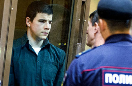 Один из руководителей экстремистской организации «Борн» Никита Тихонов во время рассмотрения уголовного дела в Мосгорсуде.