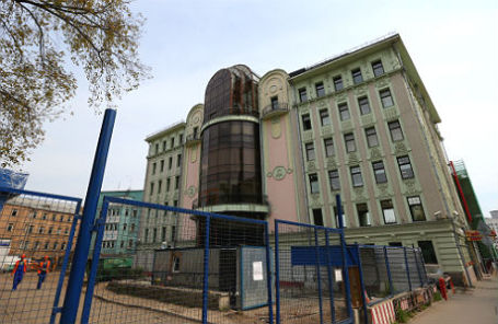Здание БЦ «Поварская Плаза» на Поварской улице, которое принадлежит украинскому олигарху Игорю Коломойскому.