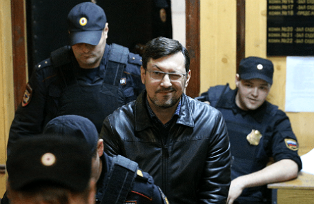 Бывший лидер ДПНИ Александр Белов (Поткин) во время рассмотрения ходатайства следствия о домашнем аресте.