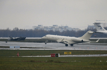 На месте крушения самолета Dassault Falcon 50 в аэропорту «Внуково».
