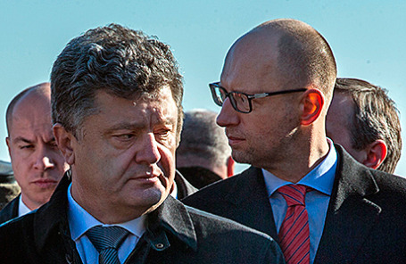 Президент Украины Петр Порошенко и премьер-министр Украины Арсений Яценюк (слева направо на первом плане).