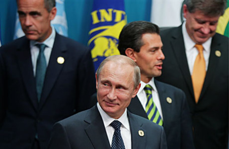 Президент России Владимир Путин (на первом плане) на саммите G20 в Австралии.