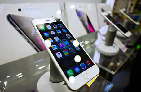 Продажа iPhone 6 и iPhone 6 plus в магазине в Москве.
