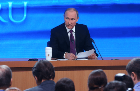 Президент России Владимир Путин на большой ежегодной пресс-конференции в Центре международной торговли на Красной Пресне. 