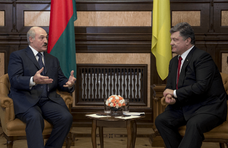 Президент Белоруссии Александр Лукашенко и президент Украины Петр Порошенко