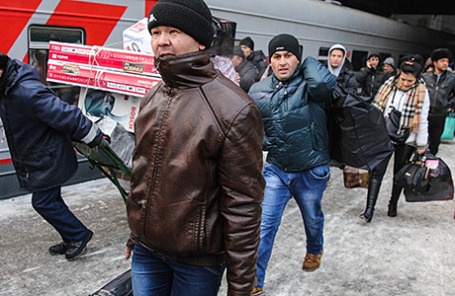 Отправление поезда Москва - Душанбе с Казанского вокзала.