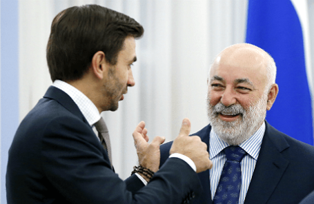 Министр по связям с открытым правительством Михаил Абызов и президент фонда «Сколково» Виктор Вексельберг (слева направо).