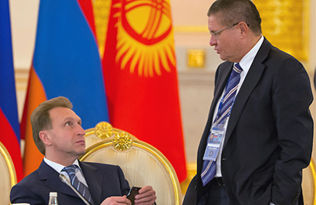 Первый вице-премьер РФ Игорь Шувалов и министр экономического развития России Алексей Улюкаев (слева направо).