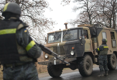 Блокпост украинских военных на въезде в Мариуполь.