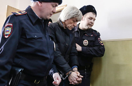 Экс-руководитель судебного департамента при Верховном суде России Вячеслав Липезин (в центре).