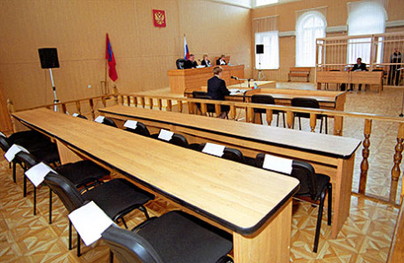 Места для 12 присяжных заседателей (на снимке).
