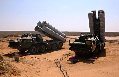 Зенитно-ракетные комплексы С-300.