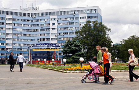 Краснодарский край. На площади Октябрьской революции в городе Туапсе.