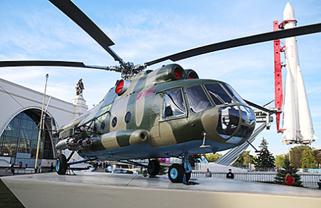 Транспортно-десантный вертолет Ми-8Т.