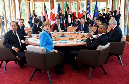 Участники саммита G7 в замке Эльмау в Германии, 7 июня 2015.