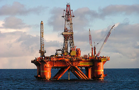 Полупогружная буровая установка Deepsea Delta на Штокмановском месторождении.