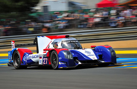 Экипаж российской команды SMP Racing на гонке «24 часа Ле-Мана» в классе LM GTE Am.
