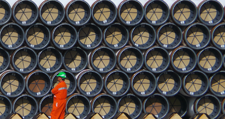 Трубы для строительства газопровода.