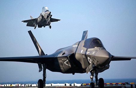 Истребители F-35B.