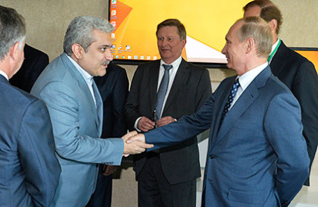Вице-президент Ирана Сорену Саттари, руководитель администрации президента РФ Сергей Иванов и президент РФ Владимир Путин (слева направо) на открытии Международного авиационно-космического салона МАКС-2015 в Жуковском.