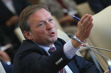 Уполномоченный при президенте РФ по защите прав предпринимателей, сопредседатель общероссийской общественной организации «Деловая Россия» Борис Титов во время ключевой сессии «Страновой диалог Россия — Китай2 в рамках Восточного экономического форума.