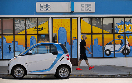 Электромобиль каршеринговой компании Car2Go.