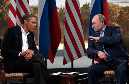 Президент России Владимир Путин (справа) и президент США Барак Обама.