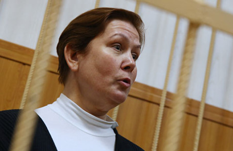 Директор Библиотеки украинской литературы Наталья Шарина, обвиняемая в распространении экстремистских материалов, во время рассмотрения ходатайства следствия об ее аресте в Таганском районном суде.