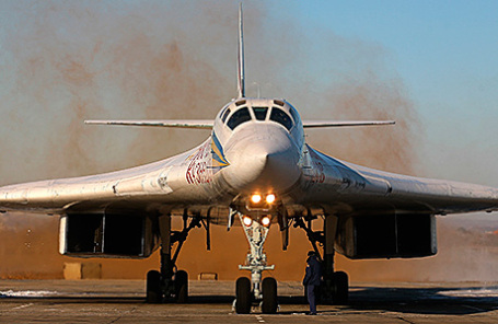 Бомбардировщик Ту-160.