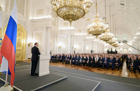 Президент России Владимир Путин во время выступления с ежегодным посланием Федеральному собранию РФ в Кремле, 3 декабря 2015.