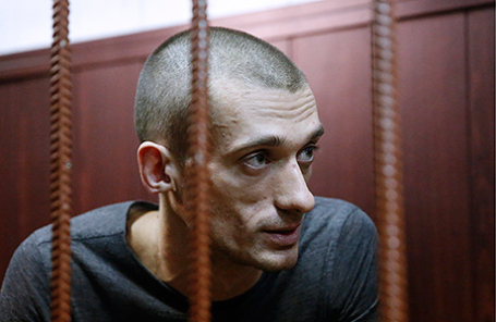 Художник Петр Павленский.