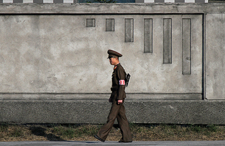 Северокорейский пограничник.