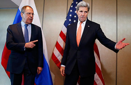 Глава МИД России Сергей Лавров (слева) и Госсекретарь США Джон Керри.
